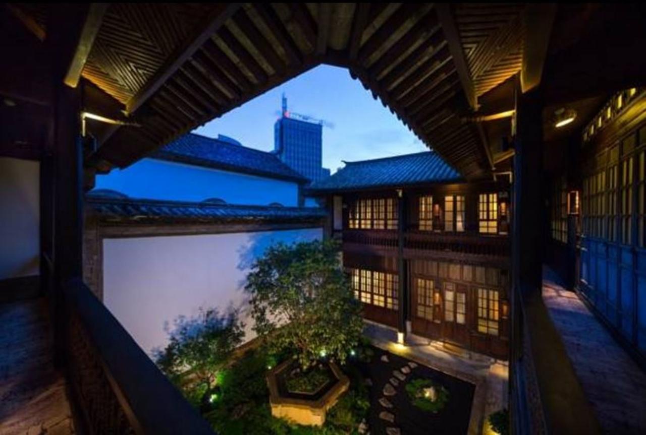 Silver Chest Boutique Hotel Kunming Exterior foto